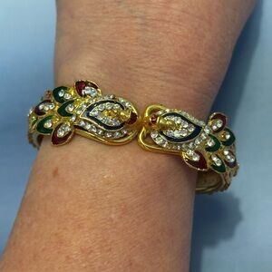 🌻Gold Tone Double Peacock Design Bracelet